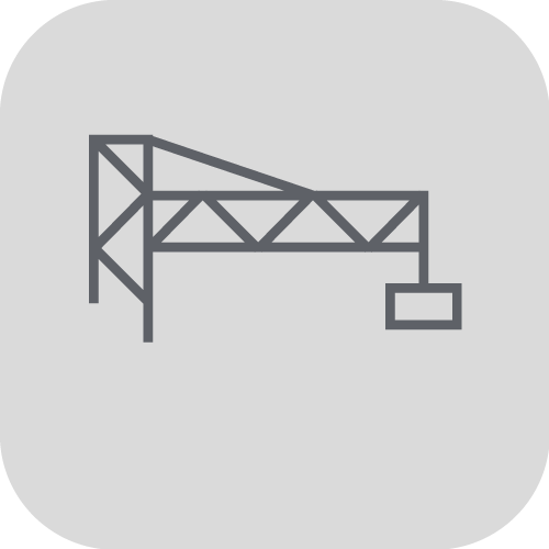 Elektrischer Lkw im Fernverkehr, unterstützt durch mobilen Stromspeicher zur flexiblen Ladeinfrastruktur entlang der Route.